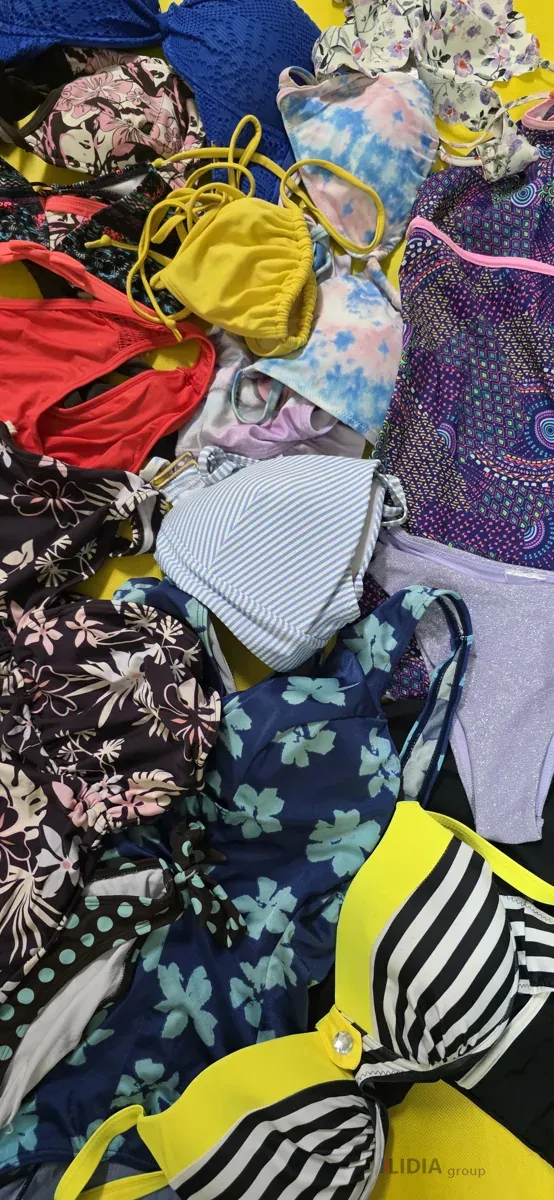 Używane stroje kąpielowe i bikini na kilogramy